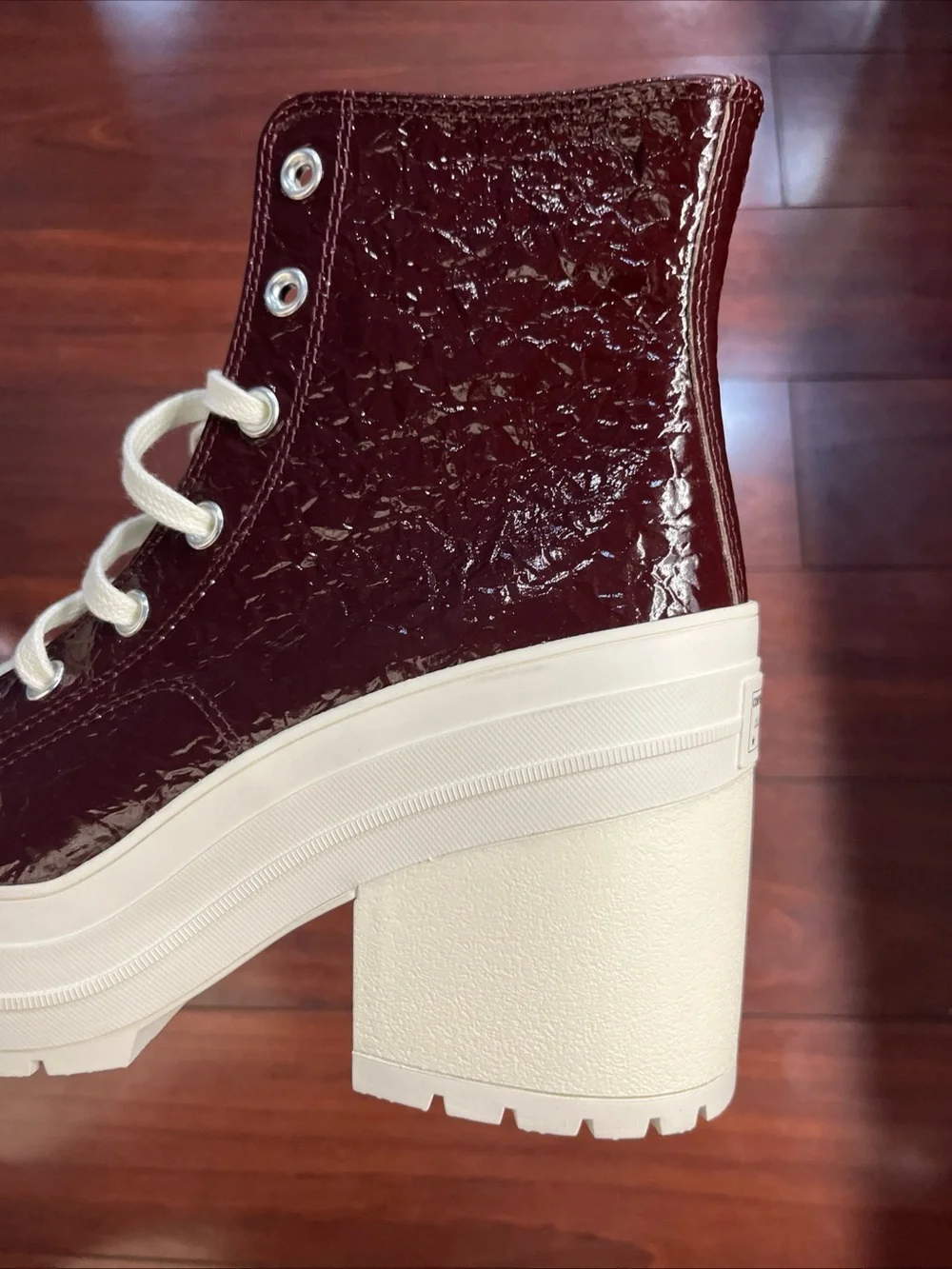 Womens 9.5 Converse Chuck 70 De Luxe Heel Crinkle Leather Boot HALF BOX A13387C
